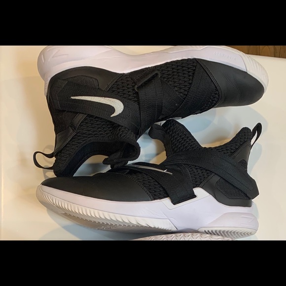 Nike Hyperdunk X Low, KD Trey5 VII, LBJ Soldier 12 - Picture 3 of 3